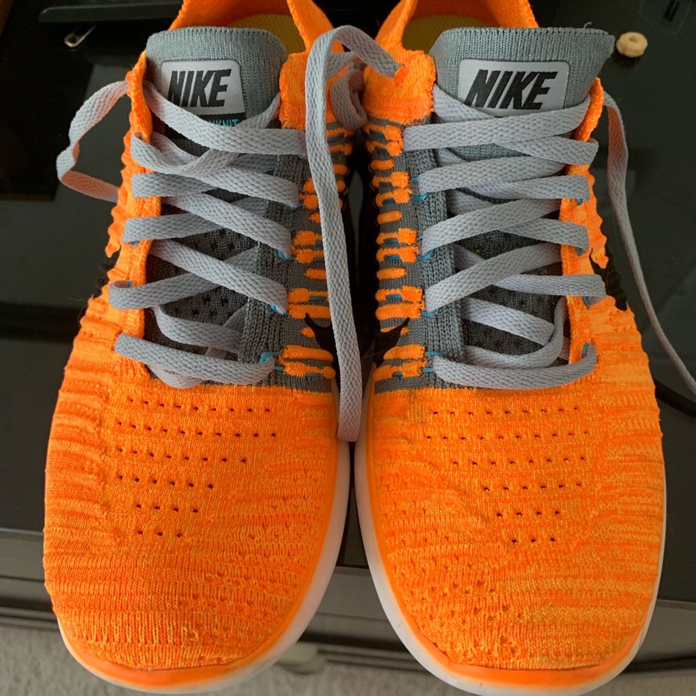 Nike flyknit free RN